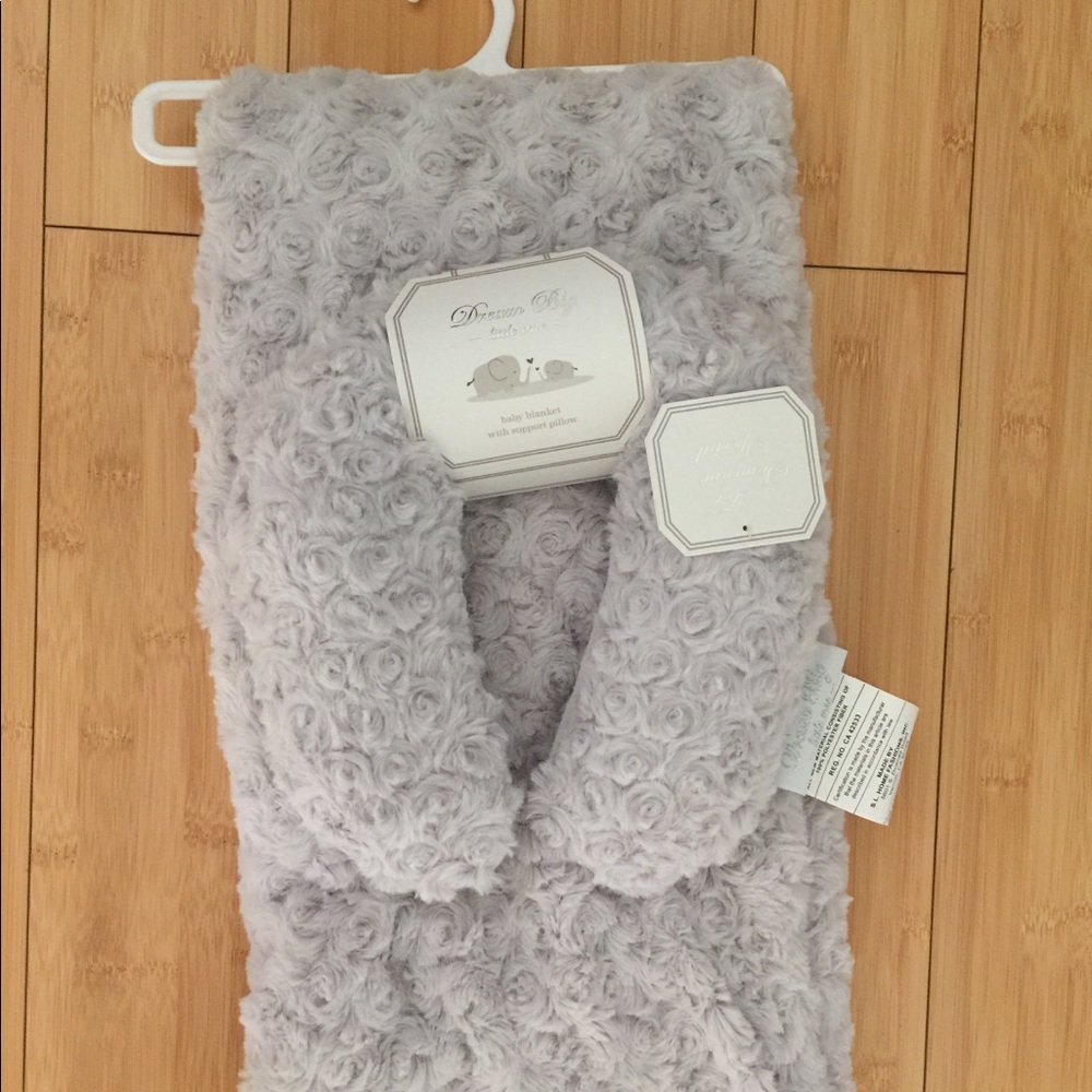 🚫SOLD🚫Infant Blanket w/ Matching Support Pillow